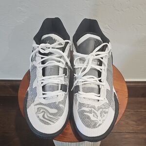 Nike Black and White Sneakers